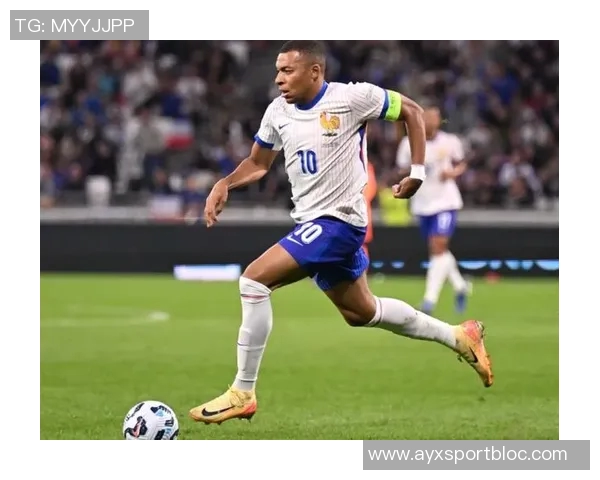 姆巴佩分享生活与比赛精彩瞬间展现轻松愉快的心情与状态