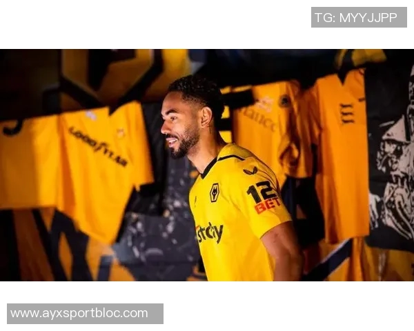 曼联今日训练亮点库尼亚笑容满面伤势恢复良好